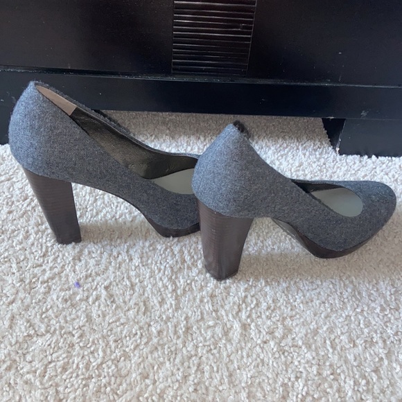 Banana Republic heels - Picture 9 of 13